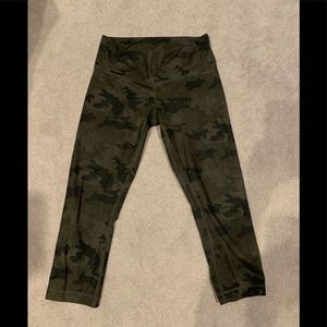 Lululemon camo leggings! Size 6. Very good condition!